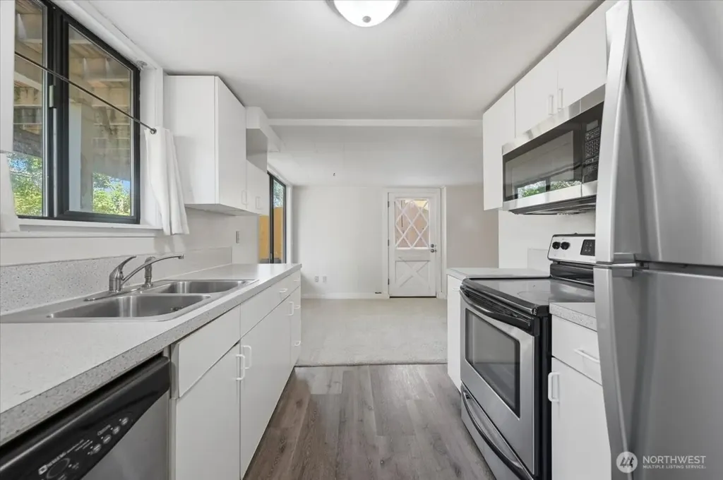 6251 3rd Avenue NW Seattle WA 98107