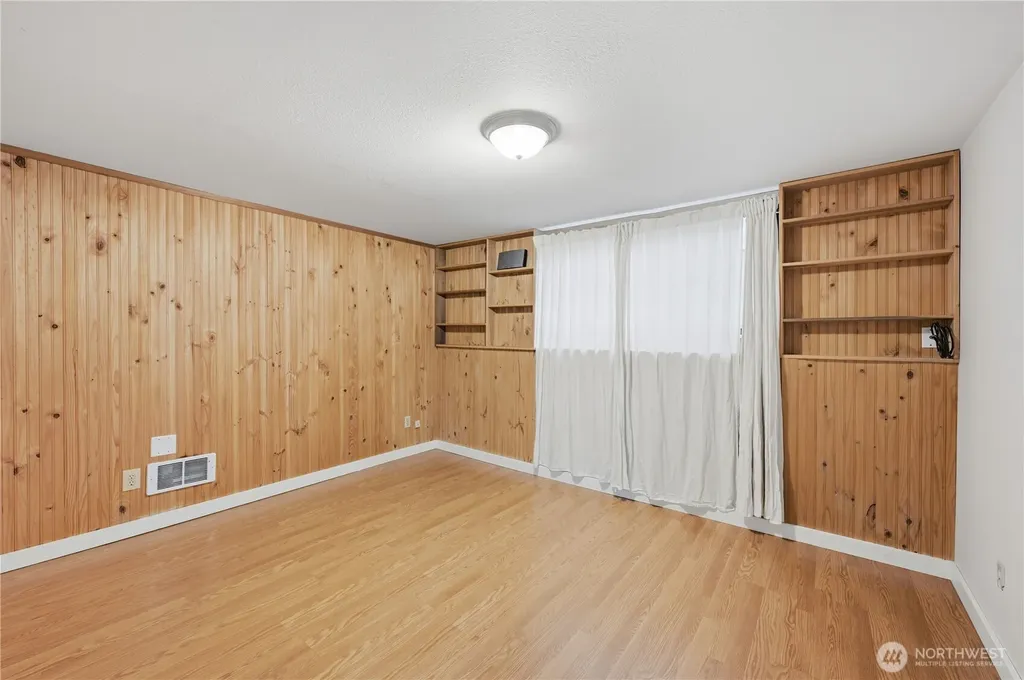 6251 3rd Avenue NW Seattle WA 98107