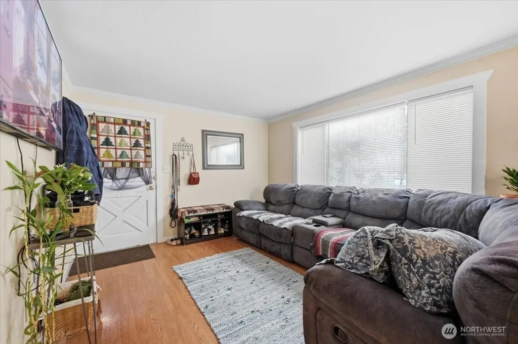 6251 3rd Avenue NW Seattle WA 98107