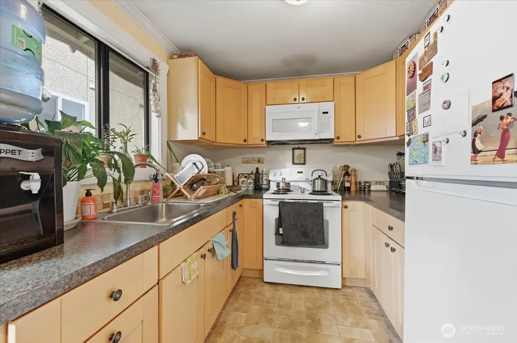 6251 3rd Avenue NW Seattle WA 98107