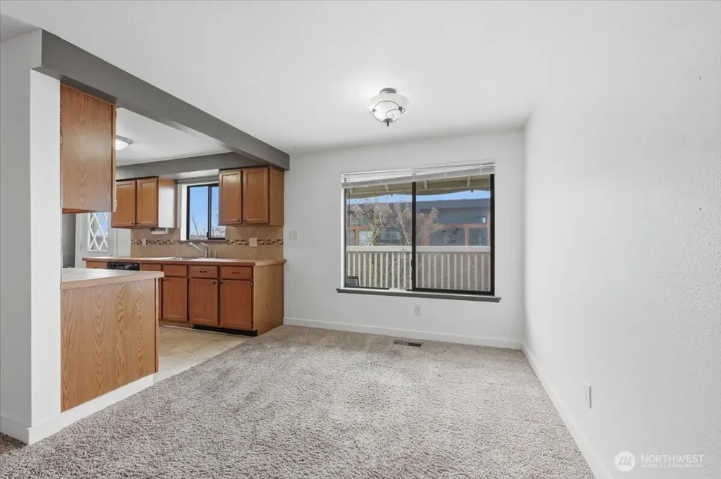 6251 3rd Avenue NW Seattle WA 98107