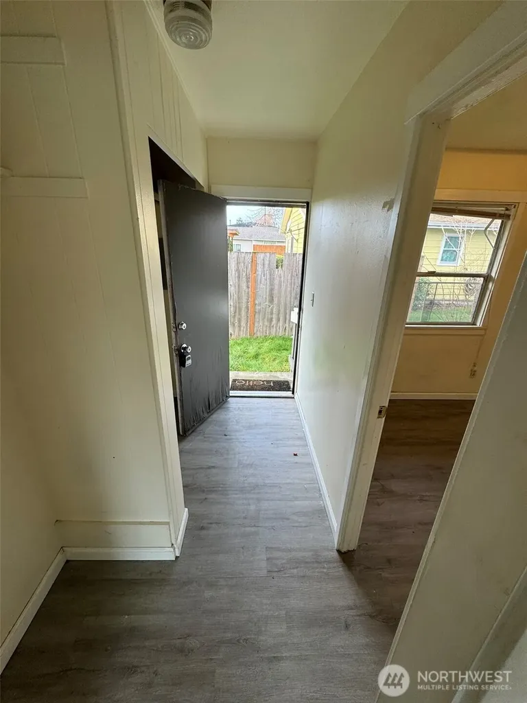 10908 Valley Avenue E Puyallup WA 98372