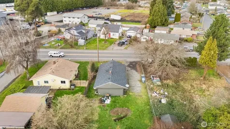 10908 Valley Avenue E Puyallup WA 98372