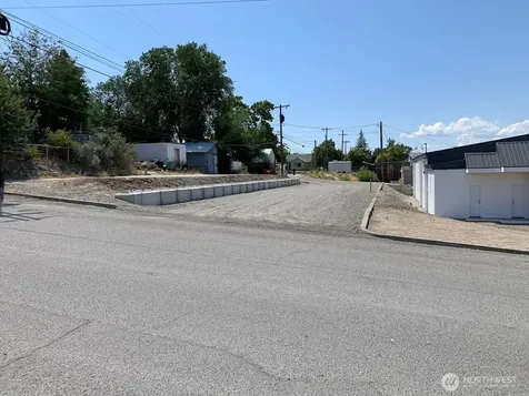 305 Whitcomb Ave S Tonasket WA 98855