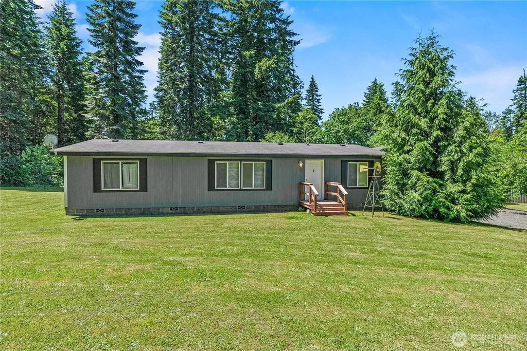 1337 South Silverlake Road Castle Rock WA 98611