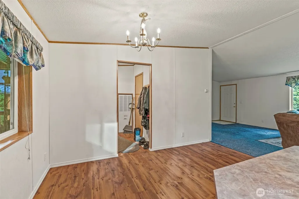 1337 South Silverlake Road Castle Rock WA 98611