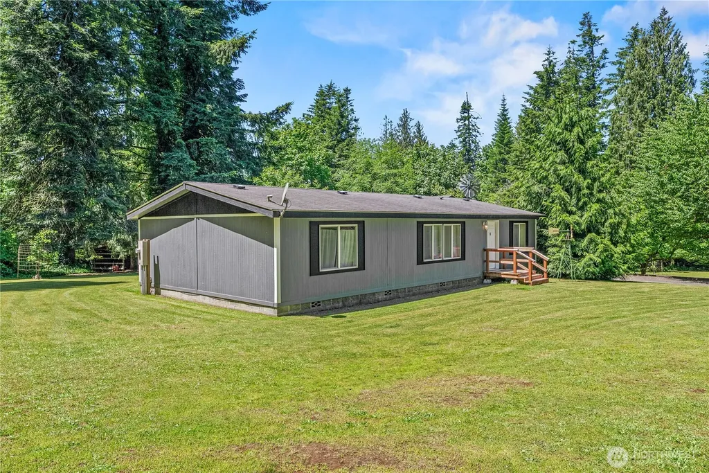 1337 South Silverlake Road Castle Rock WA 98611