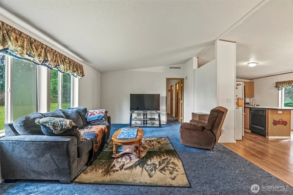 1337 South Silverlake Road Castle Rock WA 98611