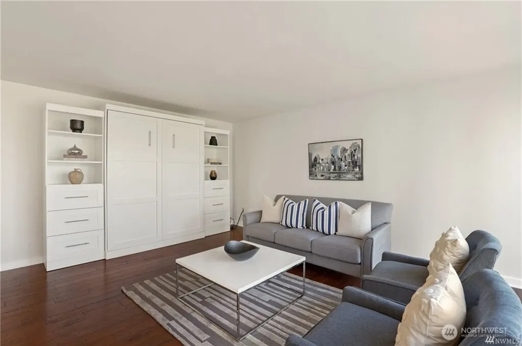 4561 Lake Washington Boulevard NE Kirkland WA 98033