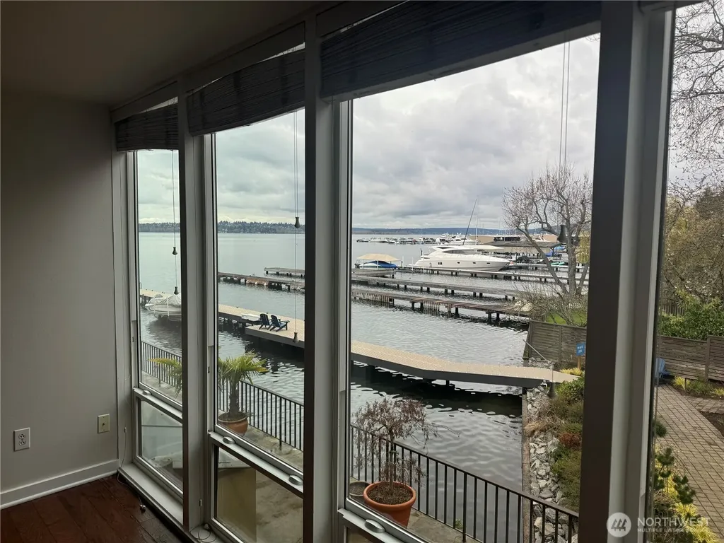 4561 Lake Washington Boulevard NE Kirkland WA 98033