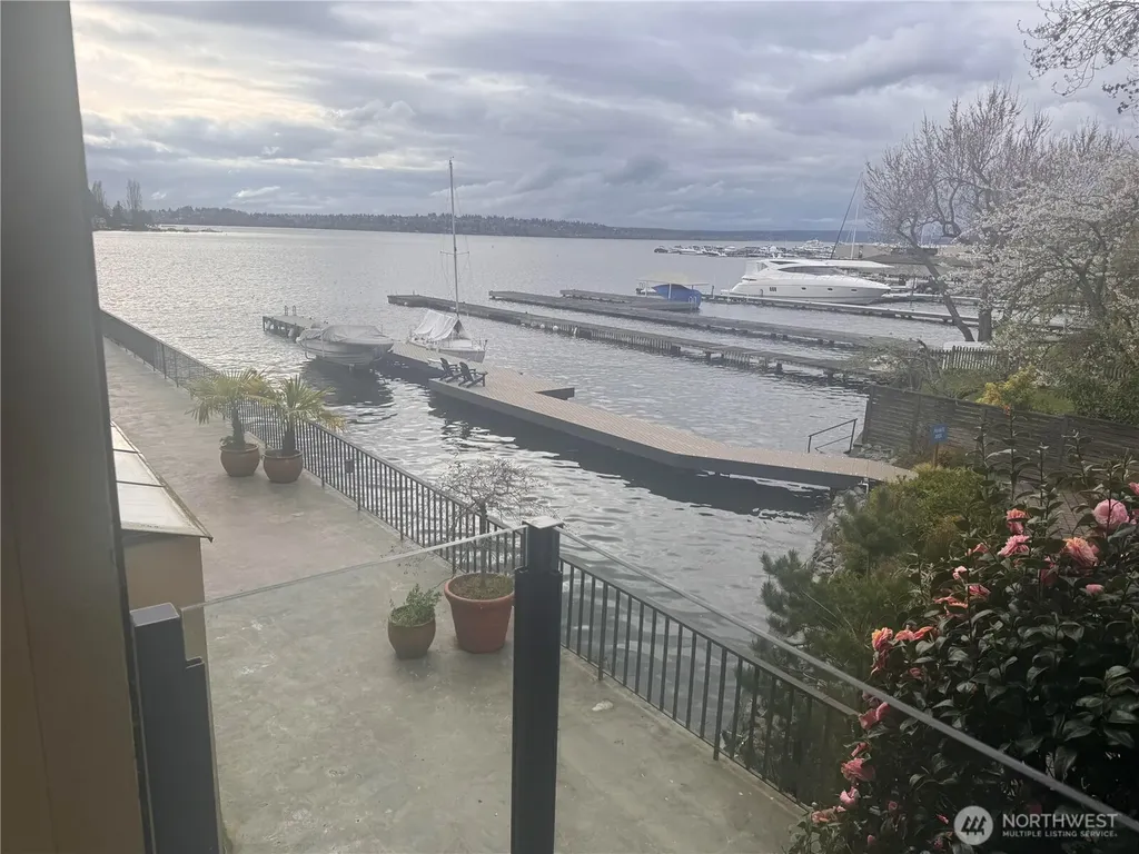 4561 Lake Washington Boulevard NE Kirkland WA 98033