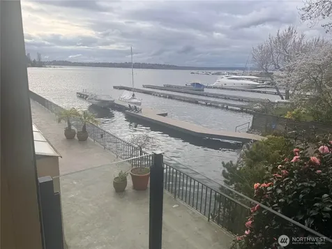 4561 Lake Washington Boulevard NE Kirkland WA 98033