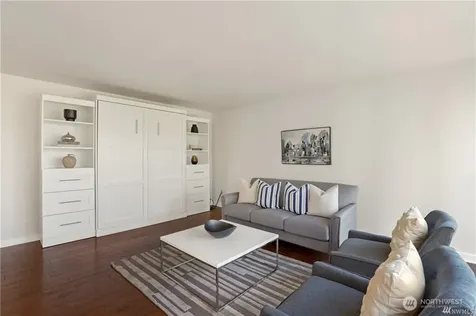 4561 Lake Washington Boulevard NE Kirkland WA 98033
