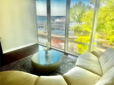 4561 Lake Washington Boulevard NE Kirkland WA 98033