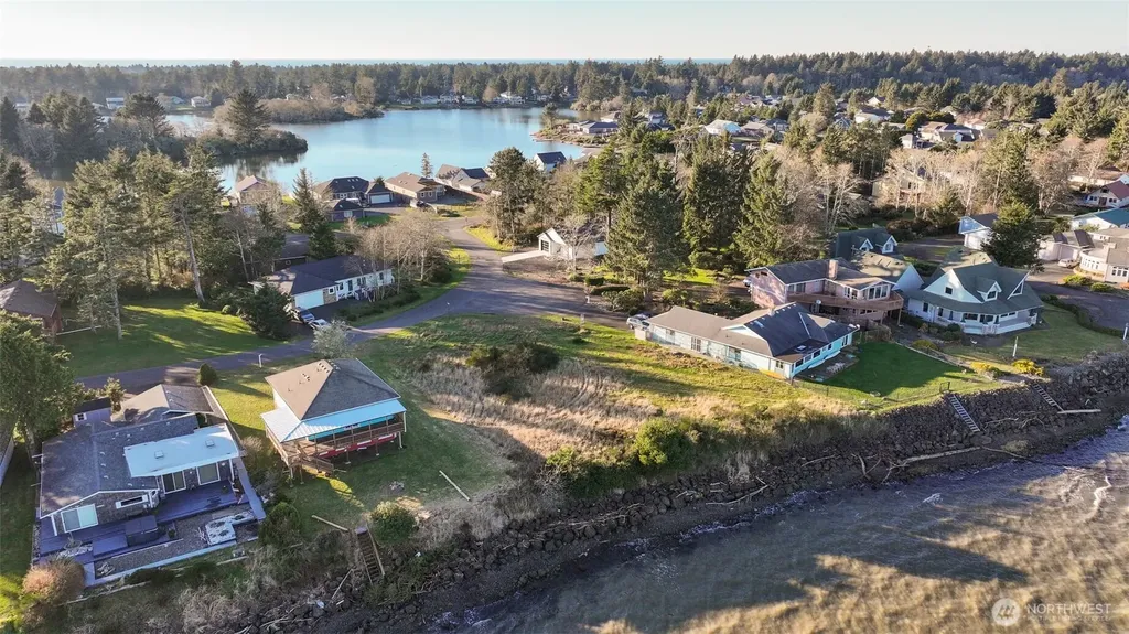 518 Chinook Avenue SE Ocean Shores WA 98569