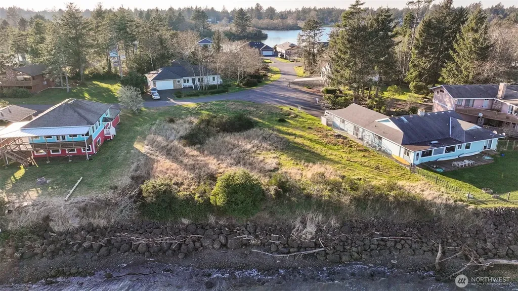 518 Chinook Avenue SE Ocean Shores WA 98569