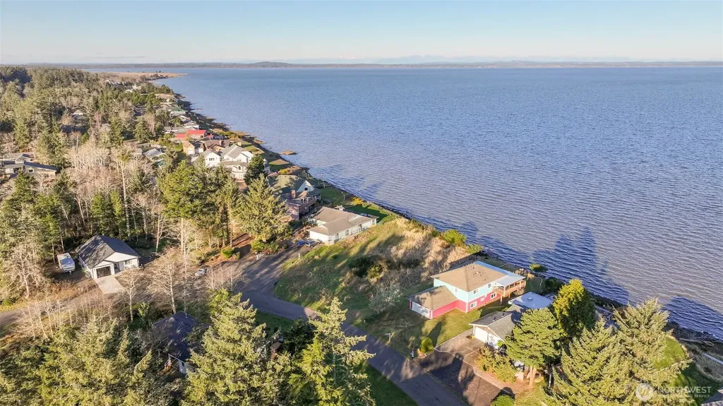 518 Chinook Avenue SE Ocean Shores WA 98569