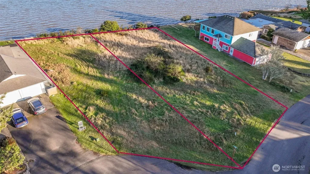 518 Chinook Avenue SE Ocean Shores WA 98569