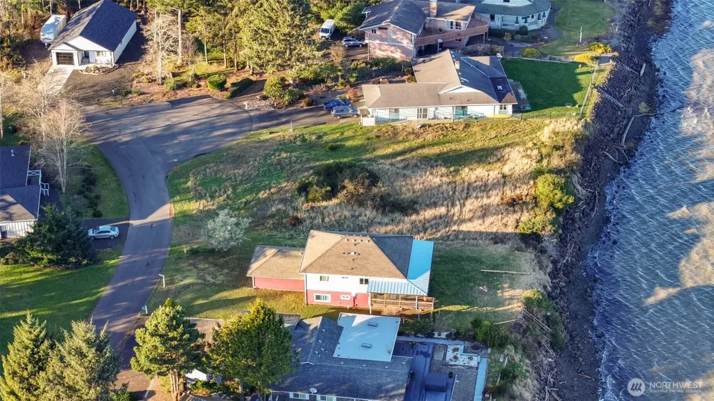 518 Chinook Avenue SE Ocean Shores WA 98569
