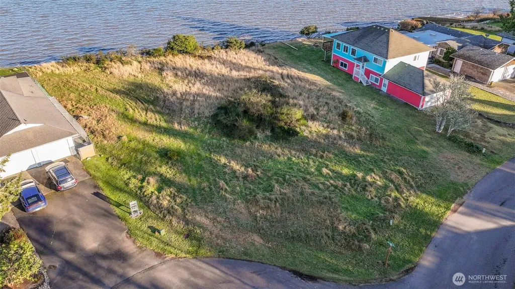 518 Chinook Avenue SE Ocean Shores WA 98569