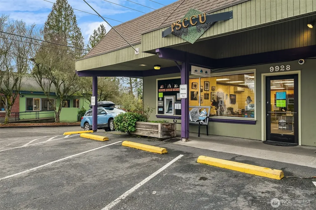 9922 SW Bank Road Vashon WA 98070