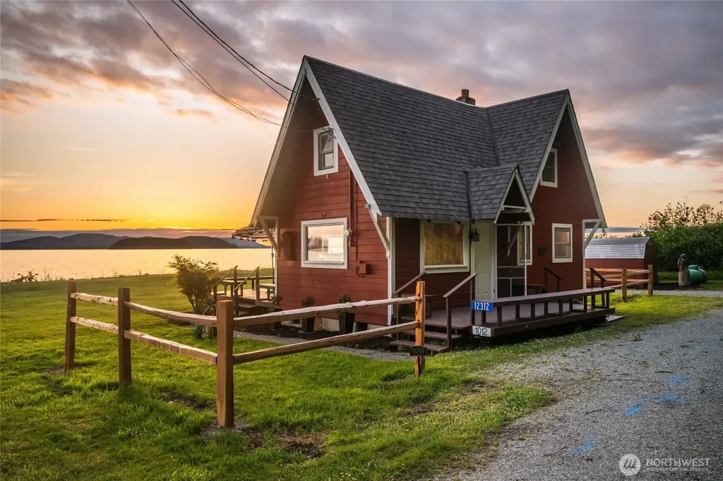 12312 Seabird Lane Mount Vernon WA 98273