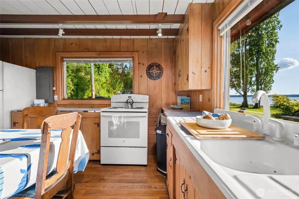 12312 Seabird Lane Mount Vernon WA 98273