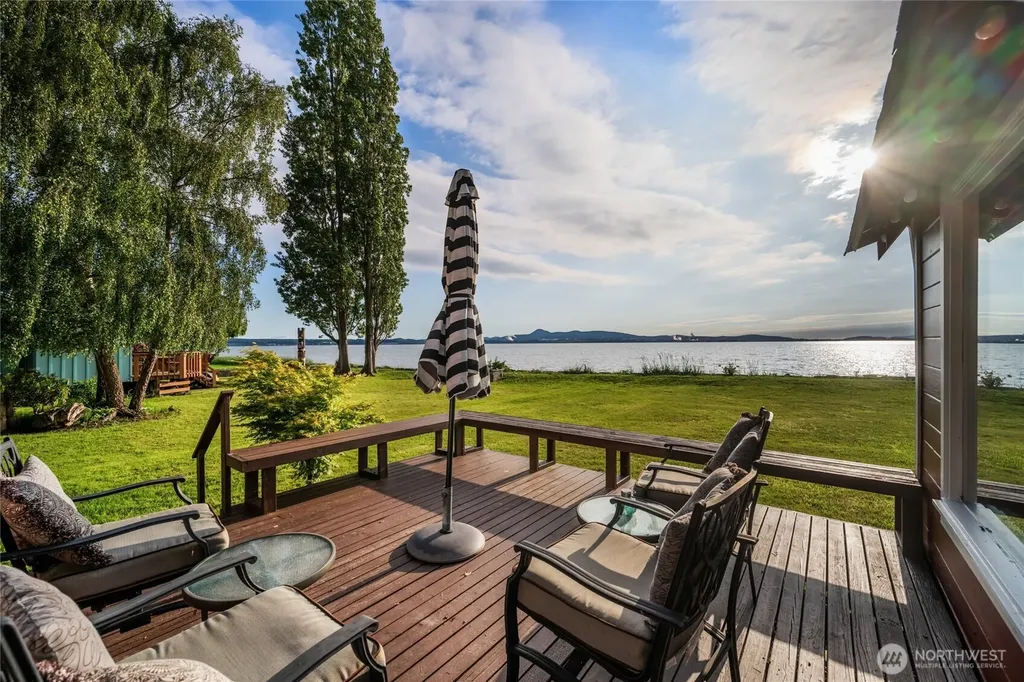 12312 Seabird Lane Mount Vernon WA 98273