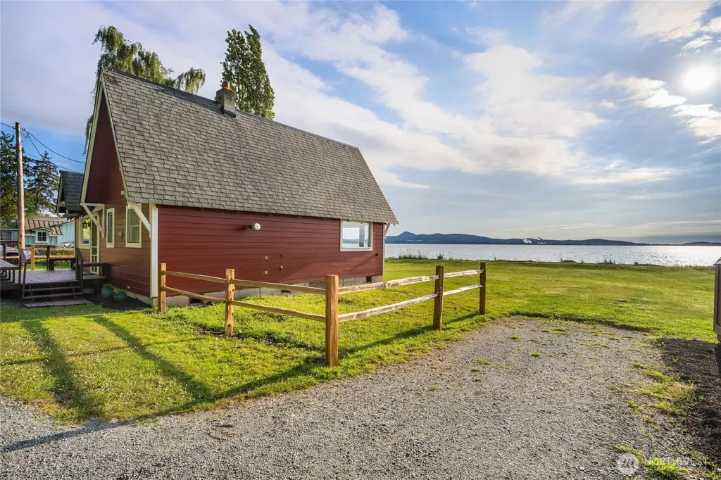 12312 Seabird Lane Mount Vernon WA 98273