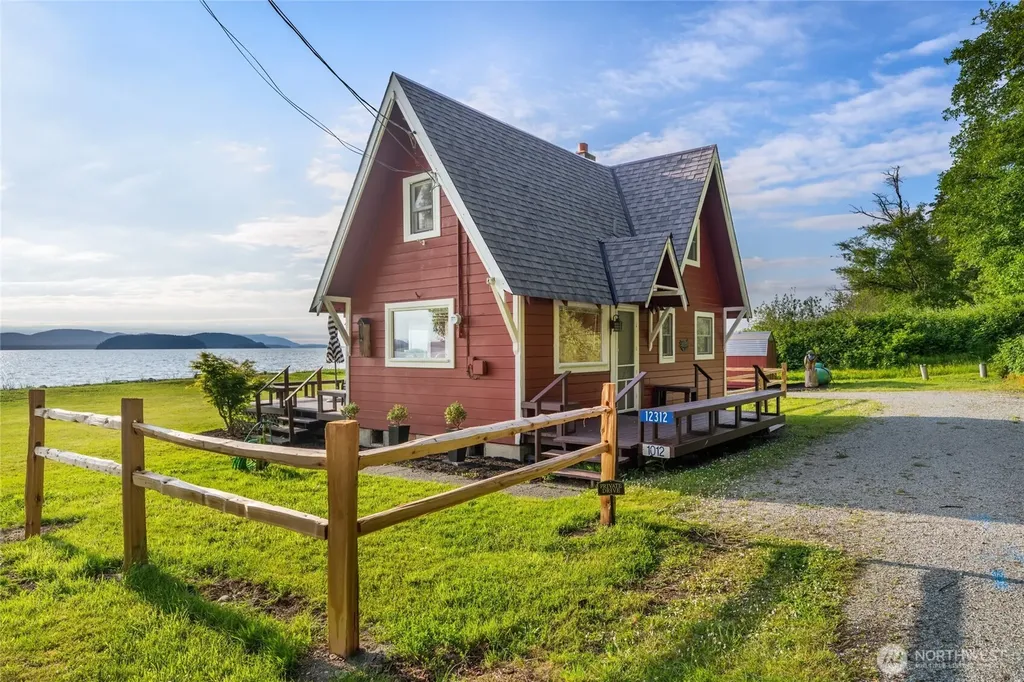 12312 Seabird Lane Mount Vernon WA 98273