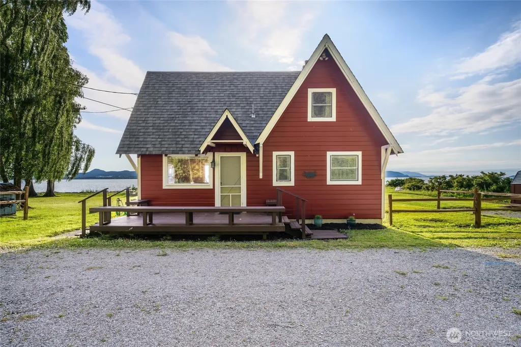 12312 Seabird Lane Mount Vernon WA 98273