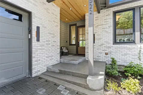 4322 102nd Court NE Kirkland WA 98033