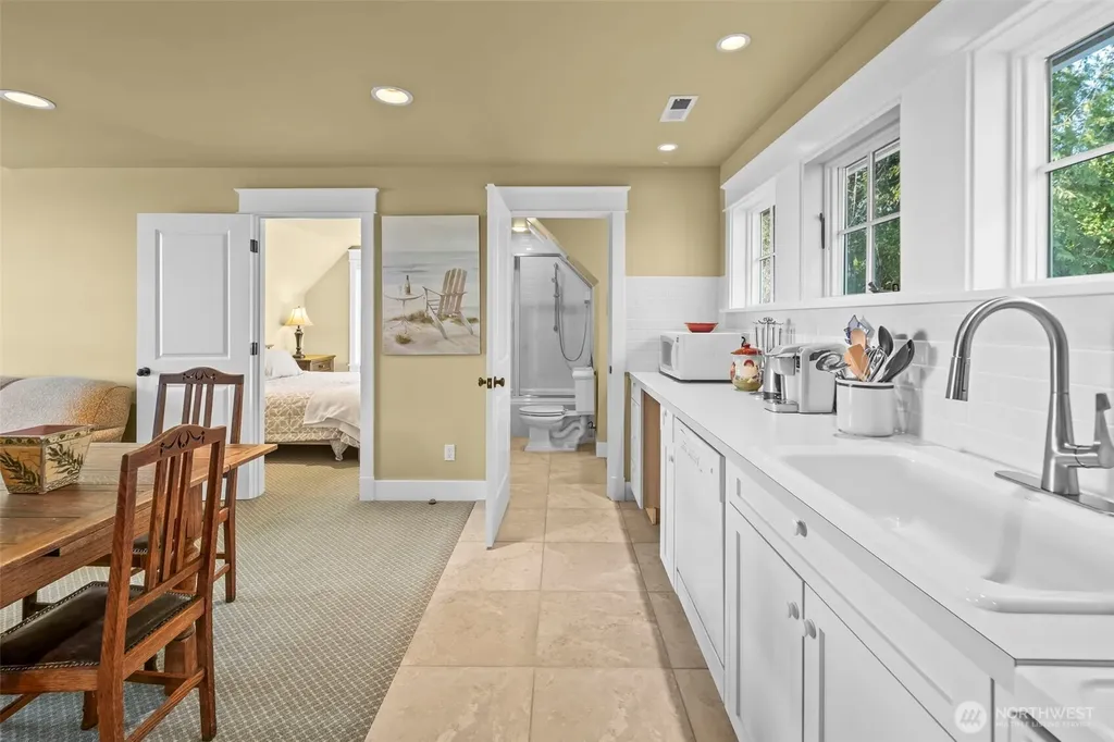 7104 E Grapeview Loop Road Allyn WA 98524