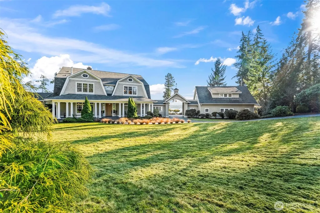 7104 E Grapeview Loop Road Allyn WA 98524