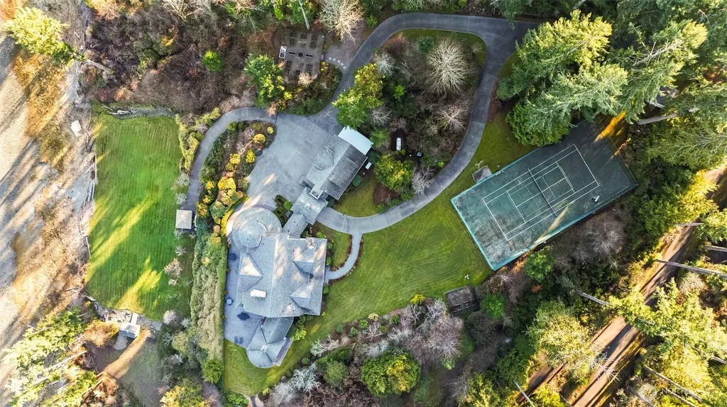 7104 E Grapeview Loop Road Allyn WA 98524
