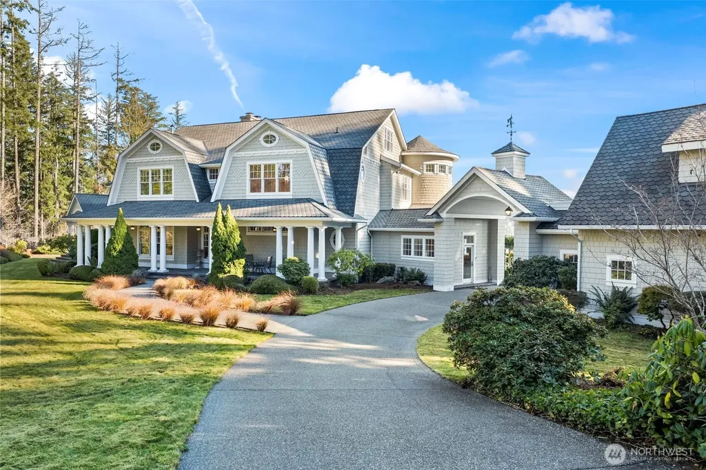 7104 E Grapeview Loop Road Allyn WA 98524