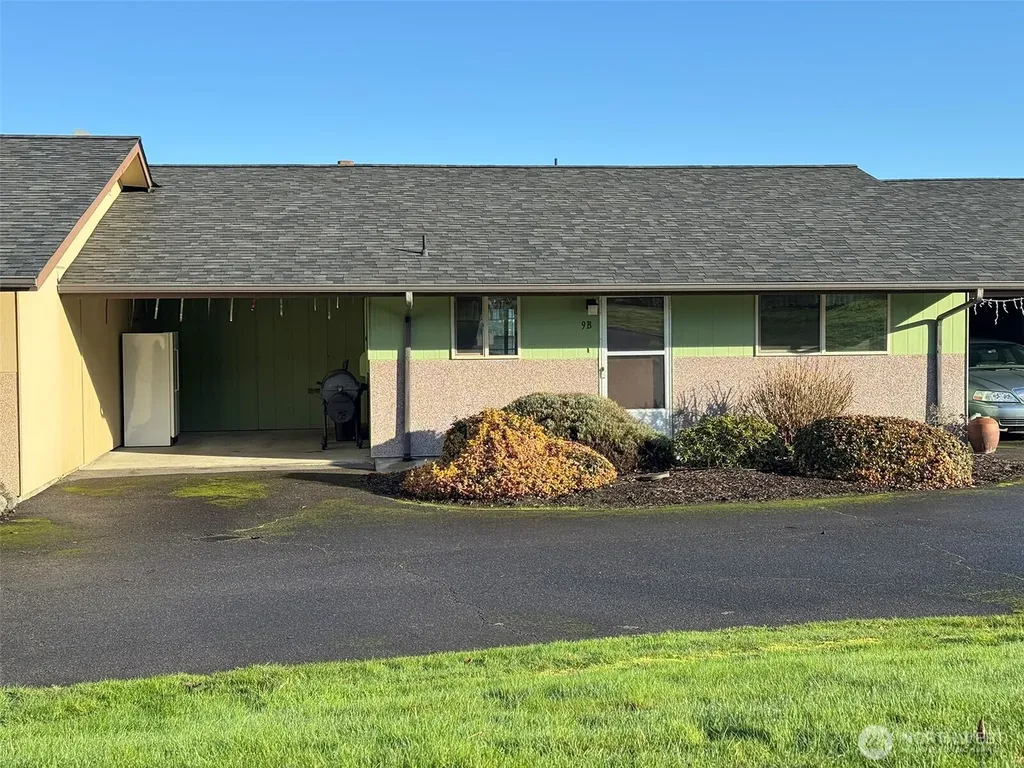 1301 S Third Avenue Sequim WA 98382
