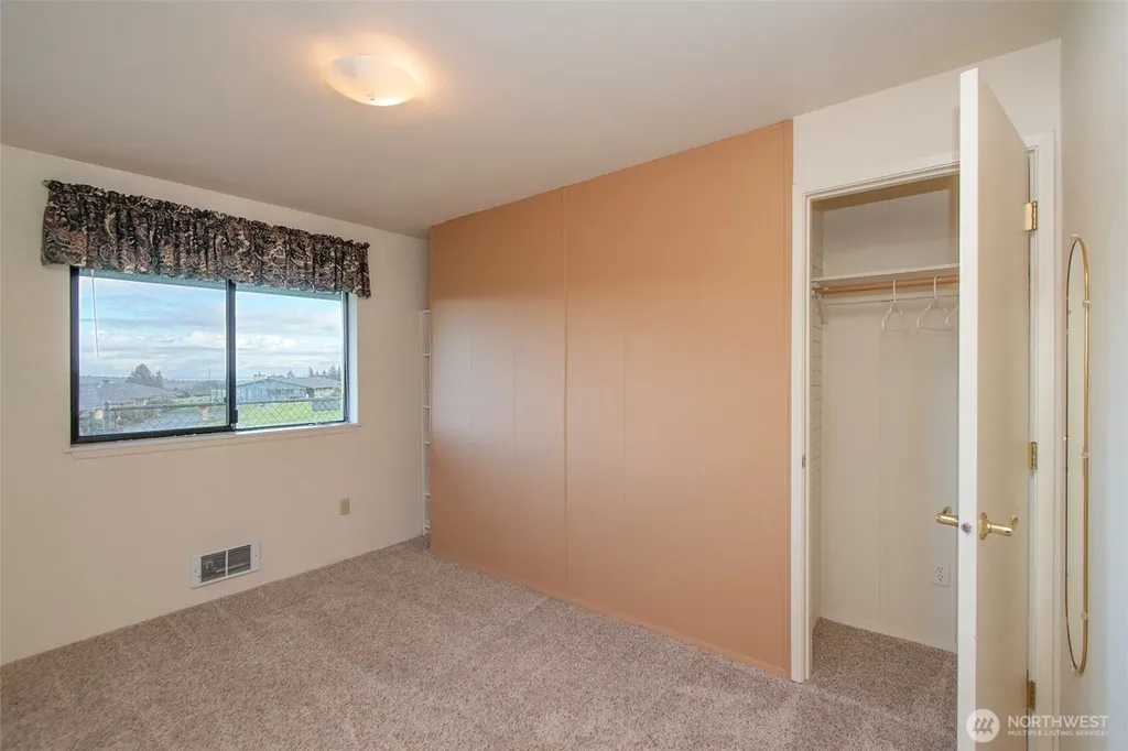 1301 S Third Avenue Sequim WA 98382