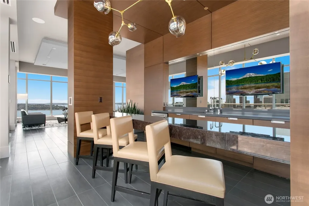 583 Battery Street Seattle WA 98121
