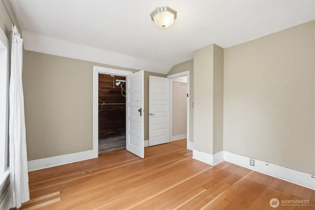 1215 S 10th Street Mount Vernon WA 98274
