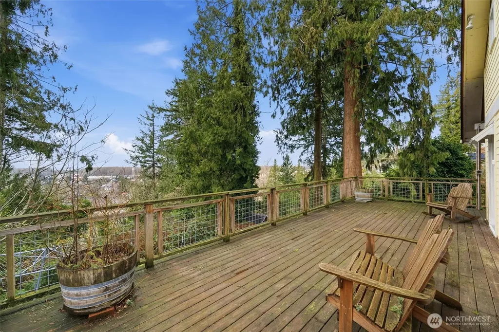1215 S 10th Street Mount Vernon WA 98274