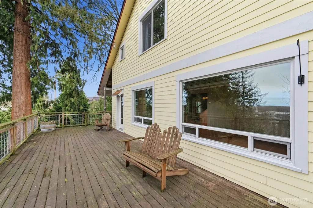 1215 S 10th Street Mount Vernon WA 98274