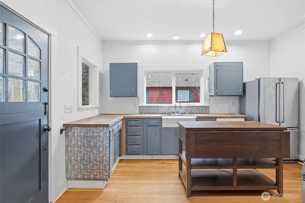 1215 S 10th Street Mount Vernon WA 98274