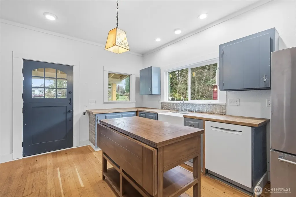 1215 S 10th Street Mount Vernon WA 98274