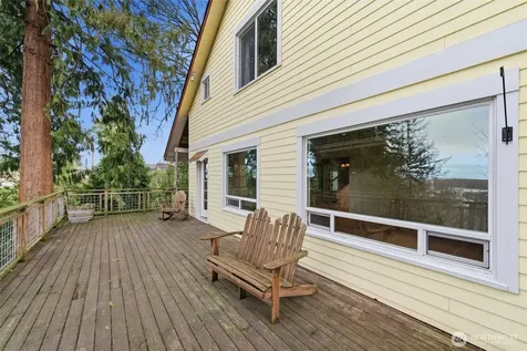 1215 S 10th Street Mount Vernon WA 98274
