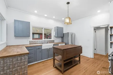 1215 S 10th Street Mount Vernon WA 98274