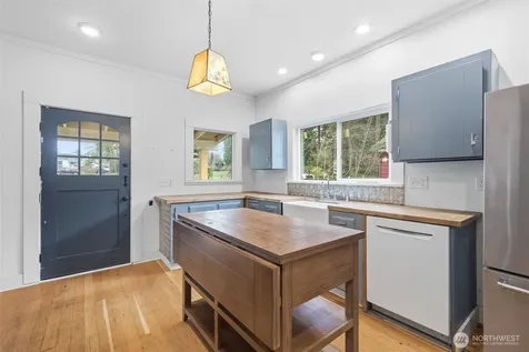 1215 S 10th Street Mount Vernon WA 98274