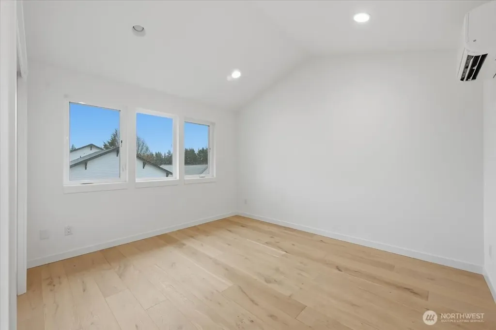 7320 11th Avenue NE Seattle WA 98115