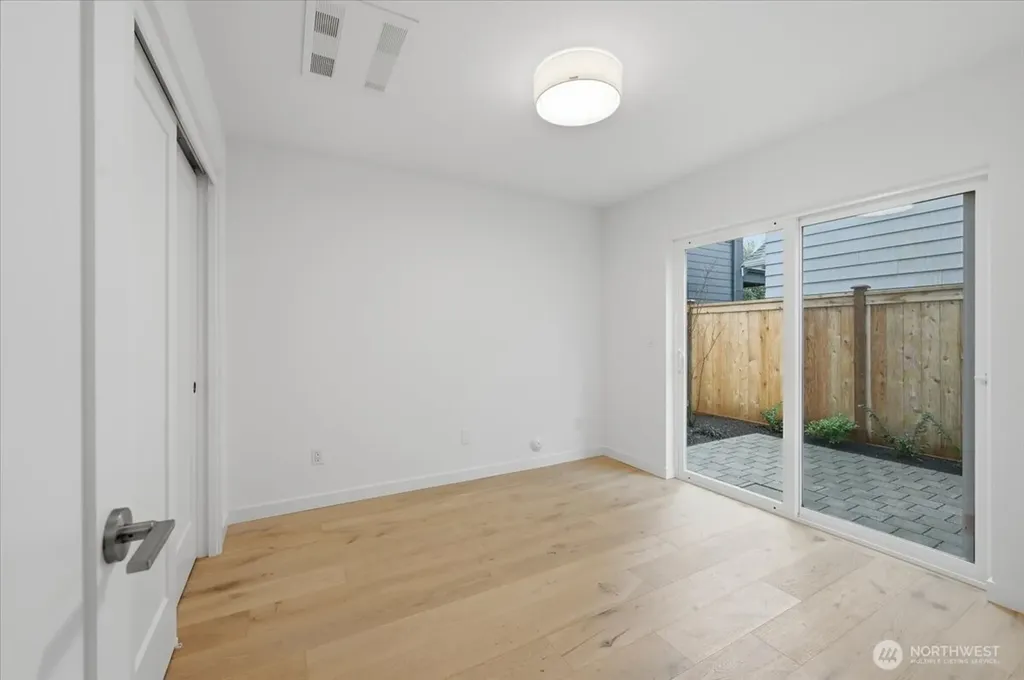 7320 11th Avenue NE Seattle WA 98115