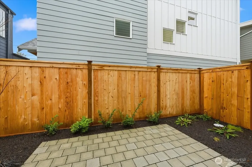 7320 11th Avenue NE Seattle WA 98115